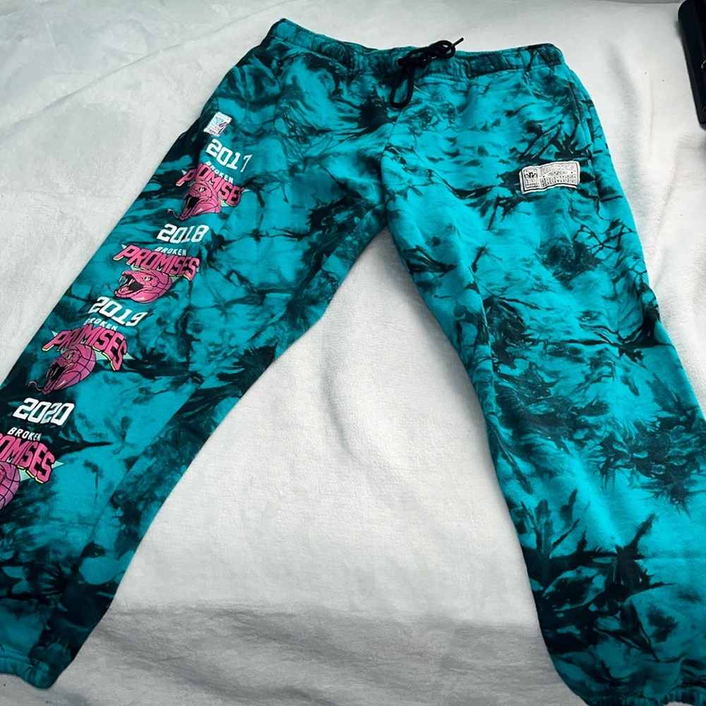 COPY - Broken promises women’s joggers